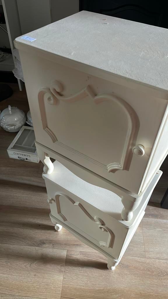 2 brocante nachtkastjes, Ophalen, Zo goed als nieuw, Minder dan 45 cm