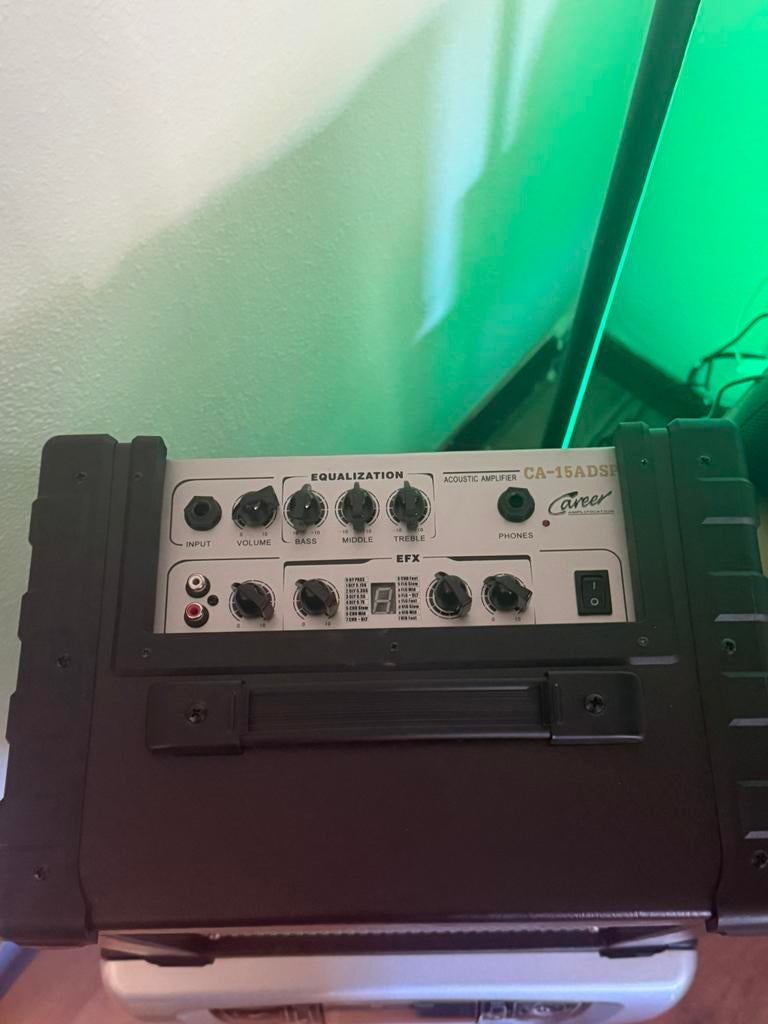 Career Acoustic guitar versterker 15 w met DSP Effects neww, Muziek en Instrumenten, Versterkers | Bas en Gitaar, Nieuw, Gitaar