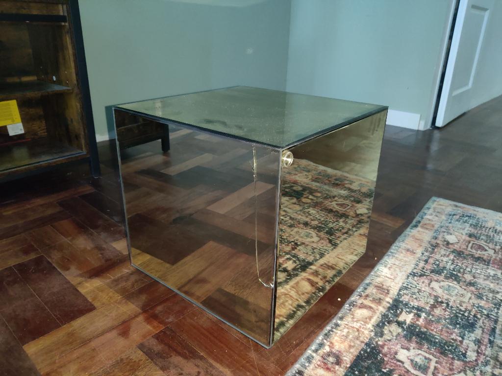 Goudkleurige spiegel kubus bijzettafel 38x38, met barst, Huis en Inrichting, Tafels | Bijzettafels, 45 tot 60 cm, Minder dan 55 cm