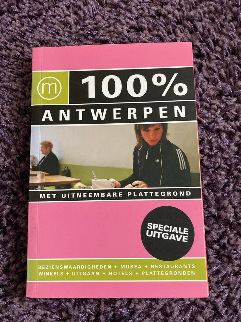 100% Antwerpen reisgids, Boeken, Ophalen of Verzenden, Reisgids of -boek, Benelux, Gelezen