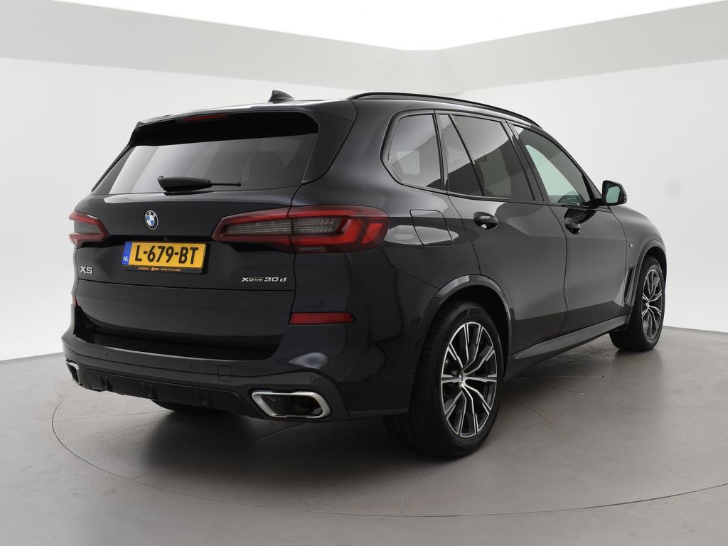 BMW X5 xDrive30d M-SPORT + HEAD-UP | WEGKL. TREKHAAK | ADAPT, Automaat, Gebruikt, 2993 cc, 255 €/maand