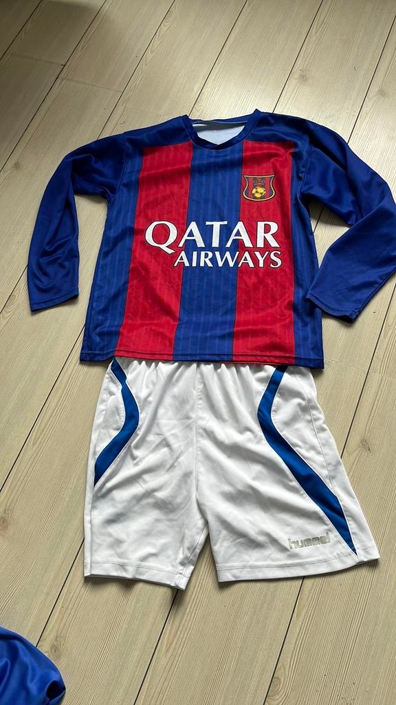 158 164 qatar airways voetbal tenue set hummel broek, Ophalen of Verzenden, Gebruikt, Jongen of Meisje, Sport- of Zwemkleding