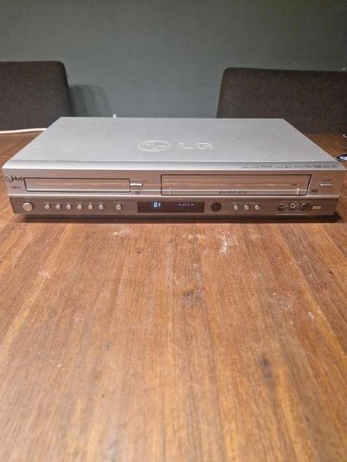 LG v8816 dvd / VHS recorder, Audio, Tv en Foto, Videospelers, Zo goed als nieuw, VHS-speler of -recorder, Ophalen of Verzenden