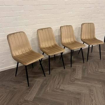 4 Fluwelen Eetkamerstoelen Champagne Beige beschikbaar voor biedingen