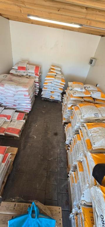 450 zakken Tegellijm – magazijnopruiming!  beschikbaar voor biedingen