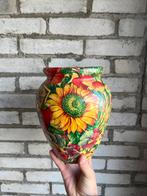 Decoratieve Vaas met Zonnebloem Motief, Huis en Inrichting, Geel, Aardewerk of Porselein, Ophalen of Verzenden, Zo goed als nieuw