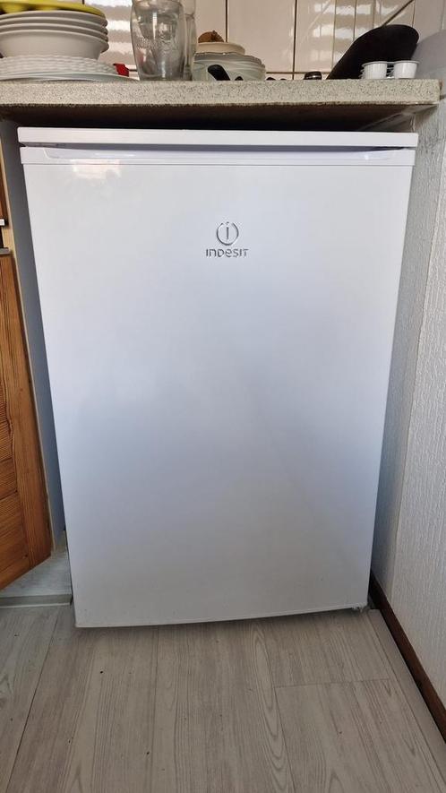Idesit koelkast tafel model, Witgoed en Apparatuur, Koelkasten en IJskasten, Zo goed als nieuw, Zonder vriesvak, 45 tot 60 cm