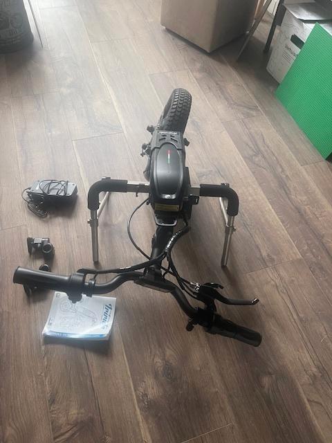 Triride electrische handbike, Diversen, Rolstoelen, Zo goed als nieuw, Elektrische rolstoel, Ophalen