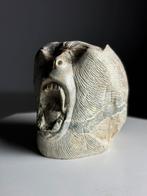 Hand Carved stenen beeld van aap, Verzamelen, Beelden en Beeldjes, Ophalen, Zo goed als nieuw, Mens