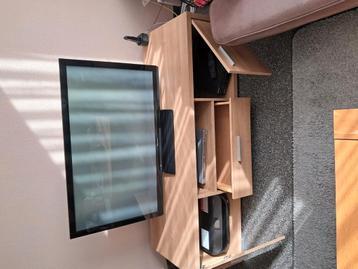 Tv kast beschikbaar voor biedingen