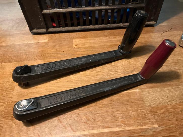 Lewmar Lierhandel Vergrendelbaar voor standaard cranks, Watersport en Boten, Accessoires en Onderhoud, Gebruikt, Lijn of Blok