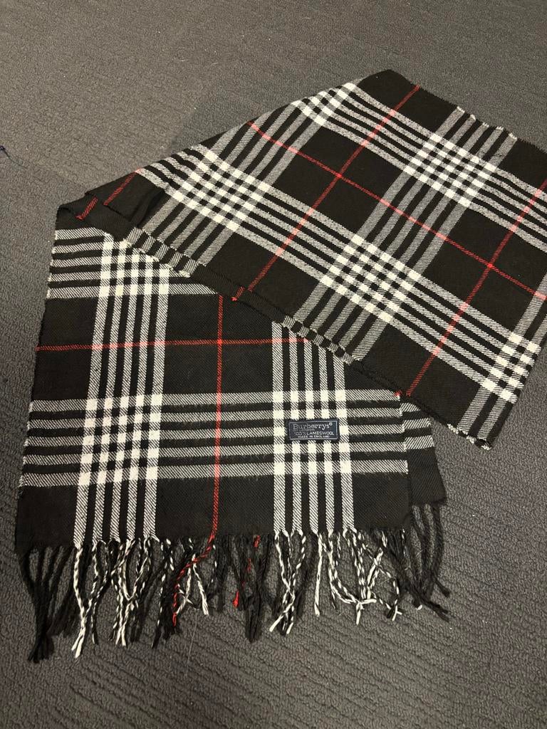 Burberry Sjaal - Klassiek en Stijlvol, Verzenden, Zo goed als nieuw, Sjaal