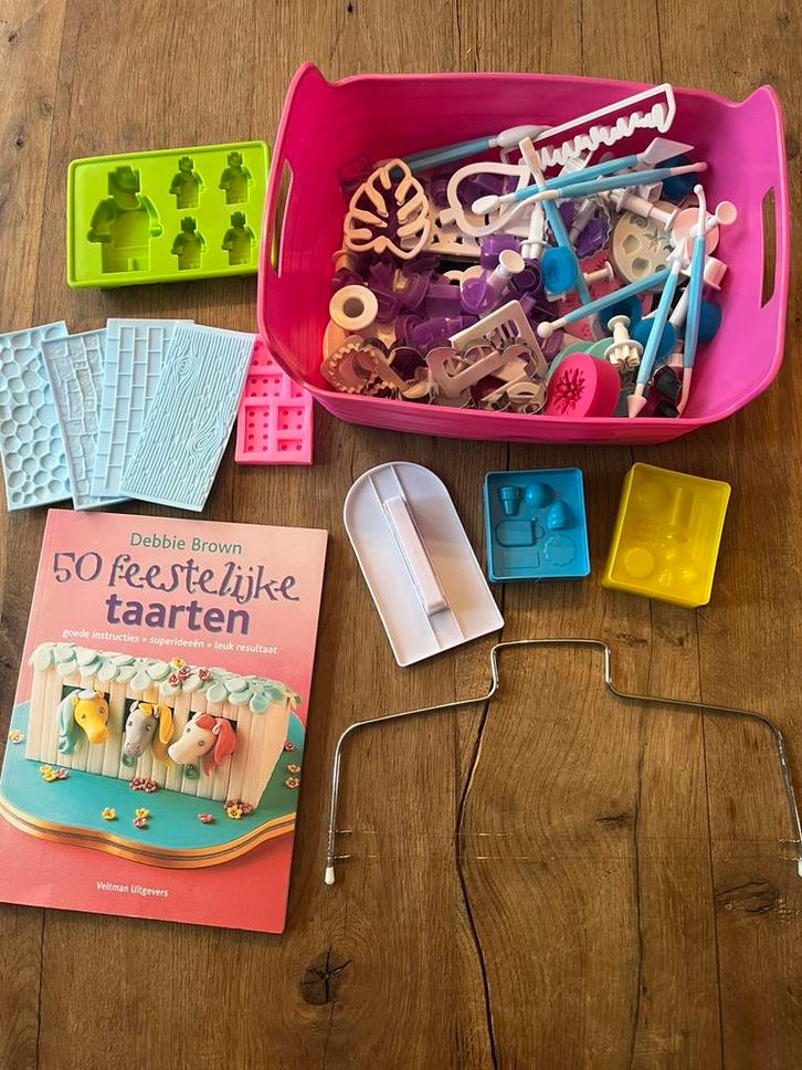 Fondant benodigdheden, Hobby en Vrije tijd, Taarten en Cupcakes maken, Bakvorm, Taarten of Cupcakes, Ophalen of Verzenden