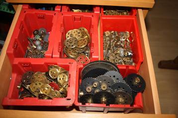 meccano 4 delig ladenkastje beschikbaar voor biedingen