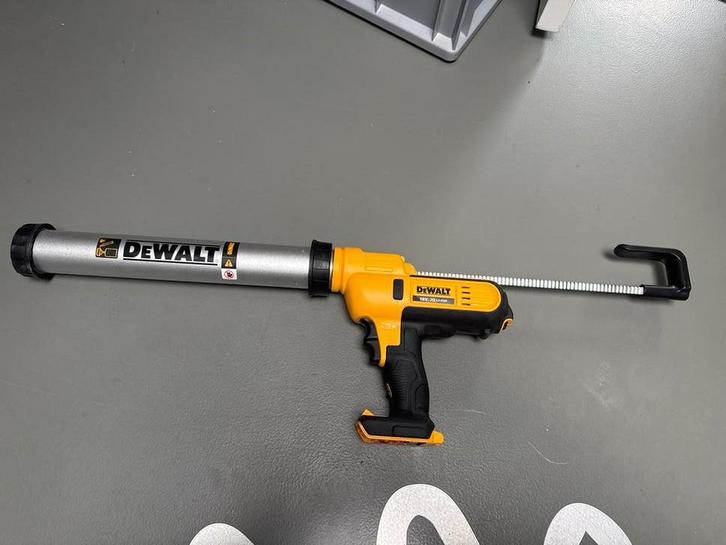 Dewalt DCE580 Accu Kitspistool - Zo goed als nieuw!, Doe-het-zelf en Verbouw, Gereedschap | Handgereedschap, Zo goed als nieuw