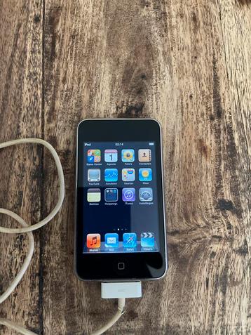 Oude iPod Touch - 8GB beschikbaar voor biedingen