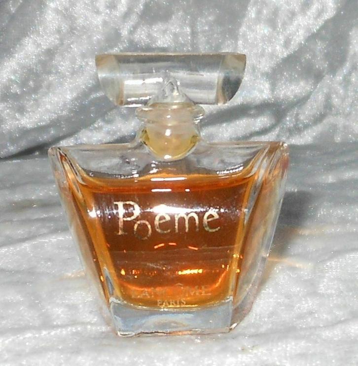 Mooie parfum mini lancome poeme, Verzamelen, Parfumverzamelingen, Zo goed als nieuw, Miniatuur, Gevuld, Ophalen of Verzenden