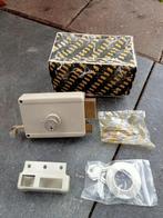 Yale Buitendeur Slot - Nieuw in Doos, Ophalen, Nieuw, Overige materialen, Slot