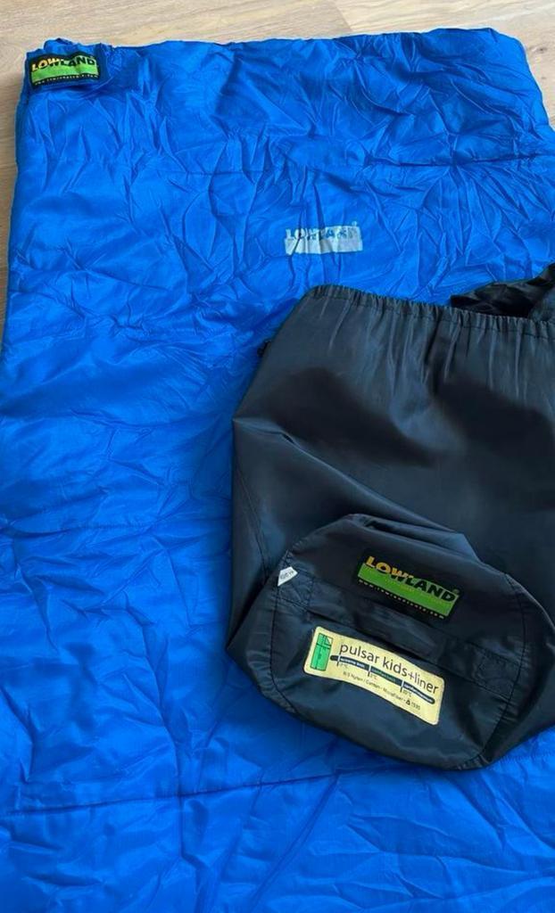 Kinderslaapzak lowland outdoor 160x70 ingeritste lakenzak, Caravans en Kamperen, Slaapzakken, Zo goed als nieuw, Ophalen of Verzenden