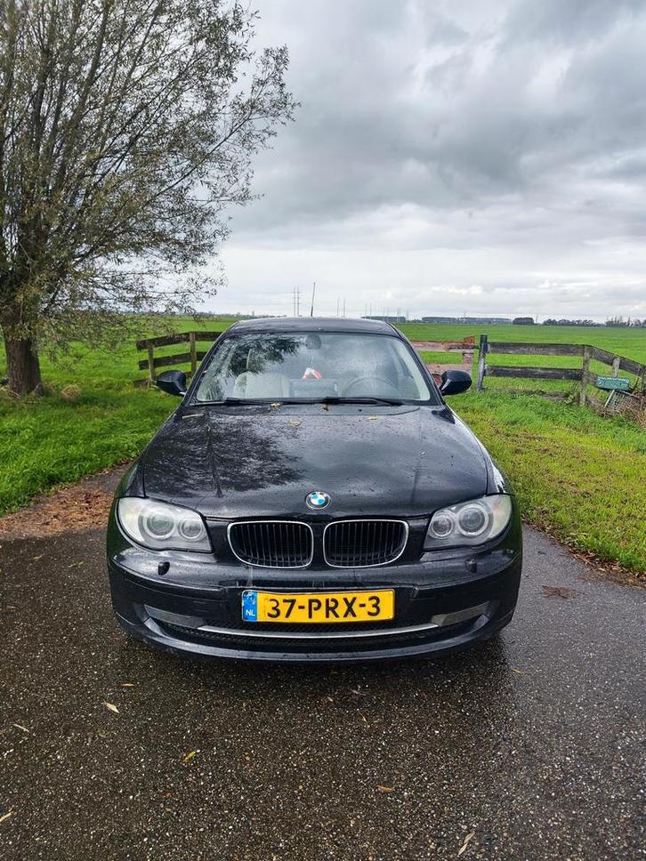 BMW 1-Serie 2.0 D 118 3DR 100KW 2011 Zwart, Auto's, BMW, Particulier, 1-Serie, Diesel, B, Hatchback, Handgeschakeld, Origineel Nederlands