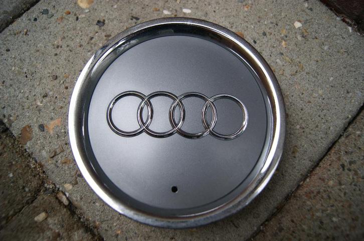 1 losse originele naaf wieldop Audi A3, Auto diversen, Wieldoppen, Gebruikt, Ophalen of Verzenden