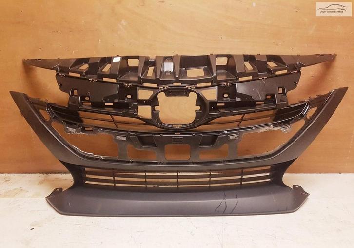 Grill bumpergrill Toyota Prius vanaf 2017 53101-47150, Auto-onderdelen, Overige Auto-onderdelen, Toyota, Gebruikt, Ophalen of Verzenden