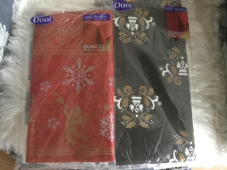 Kerst tafelkleed - Nieuw in verpakking, Huis en Inrichting, Tafelkleden, Nieuw, Rechthoek, Binnen, Ophalen of Verzenden