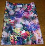 Lap stof – Mooie nieuwe lap met bloemen en druiven, Ophalen of Verzenden, Nieuw, 30 tot 200 cm, 120 cm of meer