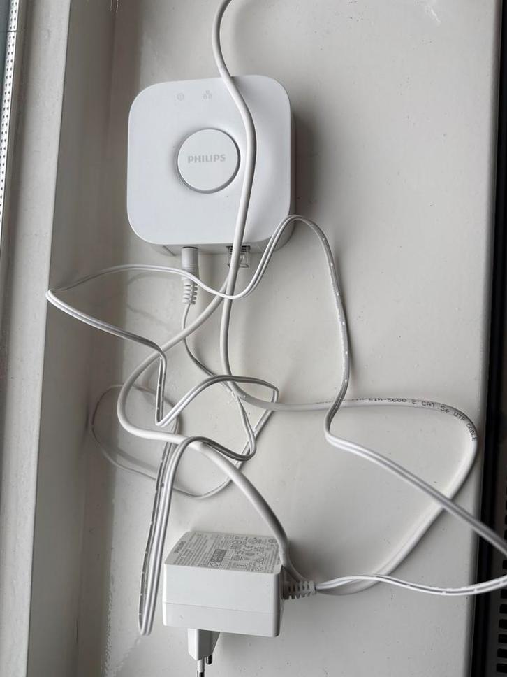Philips Hue Bridge - Zo Goed Als Nieuw, Huis en Inrichting, Lampen | Vloerlampen, Zo goed als nieuw, Minder dan 100 cm, Kunststof