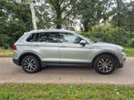 Volkswagen Tiguan 1.4 TSI ACT Highline / PANORAMADAK / LEER, Auto's, Voorwielaandrijving, Adaptive Cruise Control, Zwart, 4 cilinders