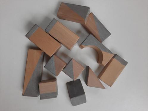 Houten blokjes met stukje grijs, Kinderen en Baby's, Speelgoed | Houten speelgoed, Overige typen, Ophalen of Verzenden