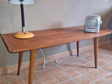 Vintage Deens Salon Tafel beschikbaar voor biedingen