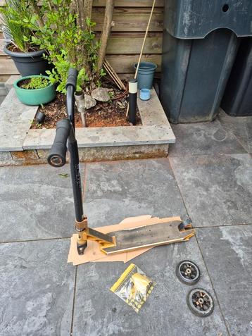 Stuntstep slam scooter €7,50 alle onderdelen aanwezig  beschikbaar voor biedingen
