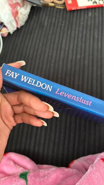 Fay Weldon - Levenslust beschikbaar voor biedingen