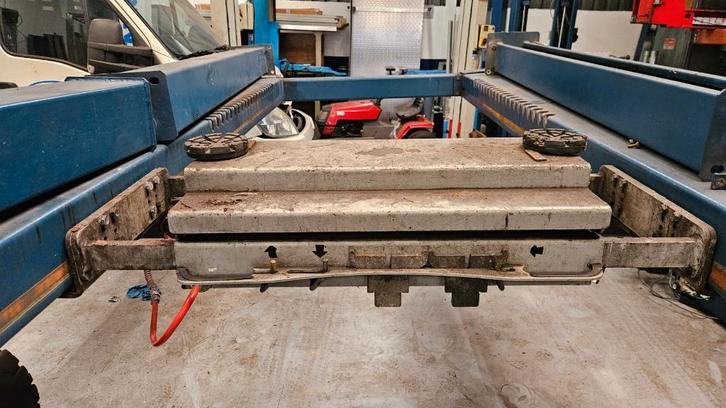 Brugkrik hefbrugkrik autokrik Nussbaum JACK 2000 2000Kg 2002, Auto diversen, Overige Auto diversen, Ophalen