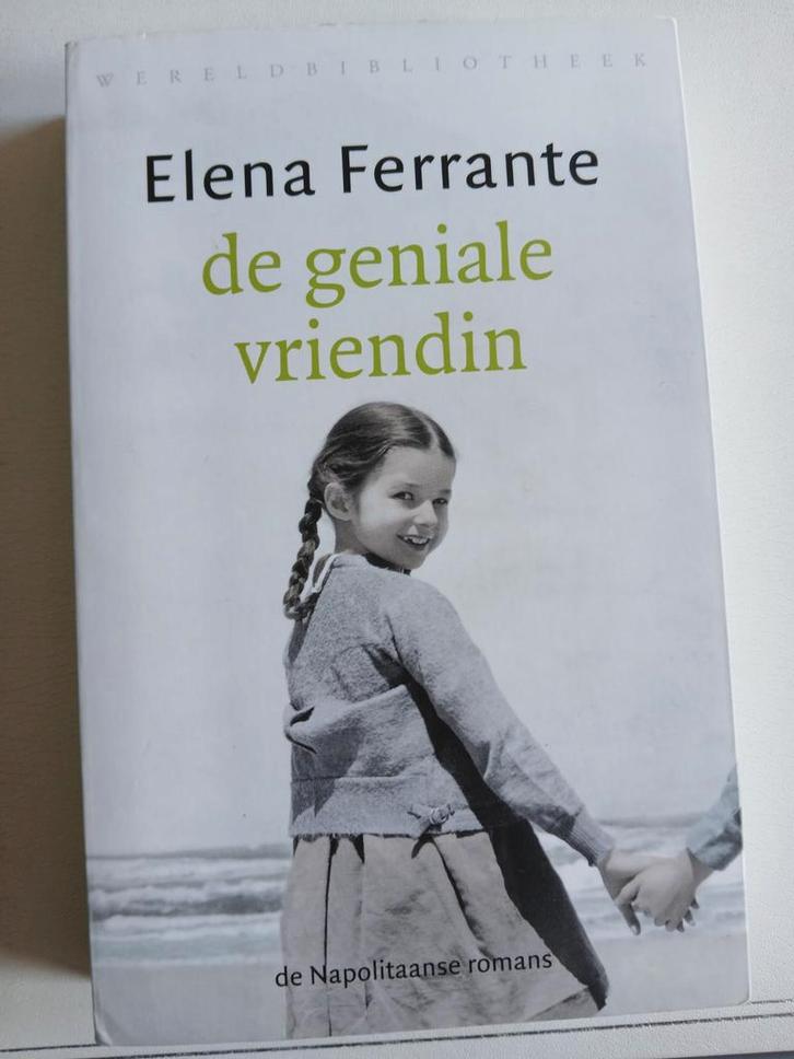 Elena Ferrante - De geniale vriendin, Boeken, Literatuur, Zo goed als nieuw, Ophalen of Verzenden