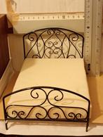 Mooi ijzeren ledikant pph, Verzamelen, Poppenhuizen en Toebehoren, Verzenden, Zo goed als nieuw, Poppenhuis