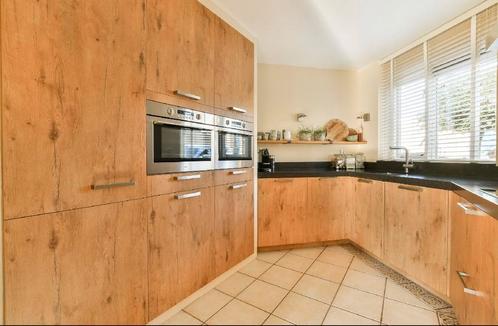 Nette werkende hoekkeuken - houtlook & composiet werkblad, Huis en Inrichting, Keuken | Complete keukens, Gebruikt, Hoekkeuken