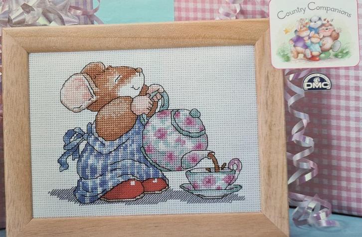 Tom de muis is thee aan het inschenken borduurpatroon, Hobby en Vrije tijd, Borduren en Borduurmachines, Nieuw, Patroon, Handborduren