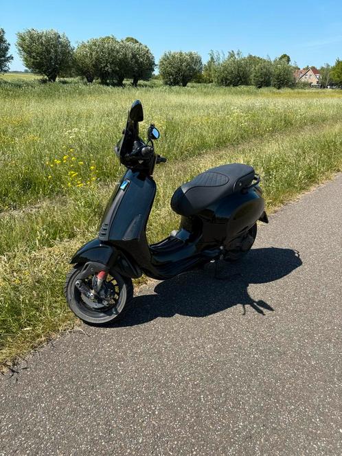 Vespa Sprint 2018 - Carbon, Malossi ECU - 17500km, Fietsen en Brommers, Scooters | Vespa, Gebruikt, Overige modellen, Maximaal 45 km/u
