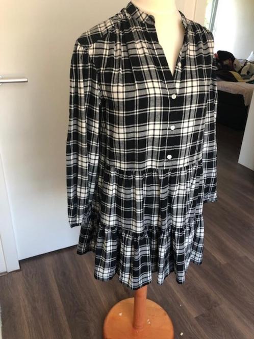 jurk maat 38 (M) zwart/wit ruiten flanel van GAP, Kleding | Dames, Jurken, Zo goed als nieuw, Maat 38/40 (M), Zwart, Onder de knie