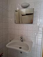 Wastafel met spiegel en kraan, Ophalen, Minder dan 50 cm, Gebruikt, Minder dan 100 cm