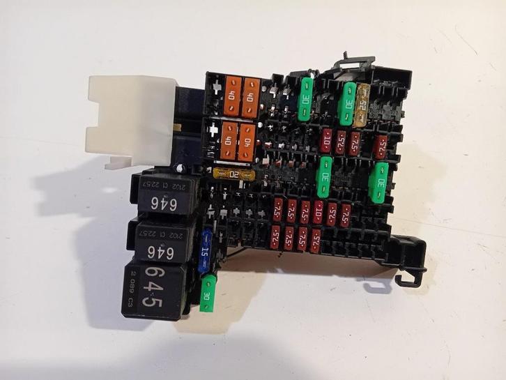 Zekeringkast Volkswagen Golf, Auto-onderdelen, Elektronica en Kabels, Volkswagen, Gebruikt, Herkomst onderdeel bekend, 12 maanden garantie
