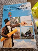 Hellevoetsluis: Een Beeld van een Stad 1985, Boeken, Geschiedenis | Stad en Regio, Ophalen of Verzenden, 20e eeuw of later, Gelezen