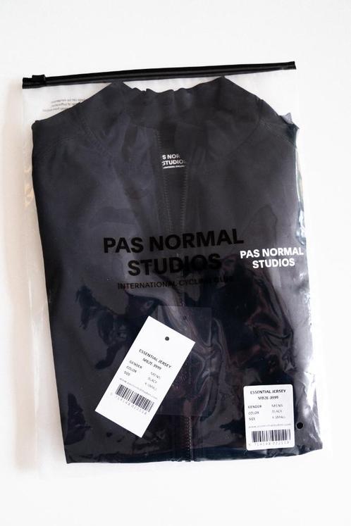 Pas Normal Studios Essential Jersey - Black - XS, Fietsen en Brommers, Fietsaccessoires | Fietskleding, Zo goed als nieuw, Heren