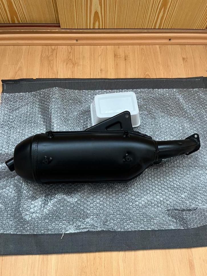 SM06 uitlaat | Piaggio/Gilera 125-180, Fietsen en Brommers, Brommeronderdelen | Algemeen, Zo goed als nieuw, Uitlaat, Ophalen of Verzenden