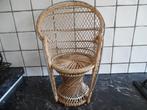 poppenmeubel pauwentroon rotan 40 cm hoog 28 cm breed, Verzamelen, Poppenhuizen en Toebehoren, Ophalen of Verzenden, Zo goed als nieuw