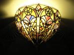 Tiffany wandlamp met stijlvol kapje, Huis en Inrichting, Lampen | Wandlampen, Ophalen of Verzenden, Zo goed als nieuw, Glas