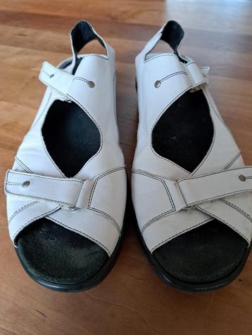 Witte sandalen maat 42 Durea  beschikbaar voor biedingen
