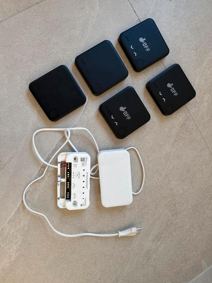 Complete Tado slimme thermostaat set –5 zones –werkt perfect, Doe-het-zelf en Verbouw, Thermostaten, Zo goed als nieuw, Slimme thermostaat